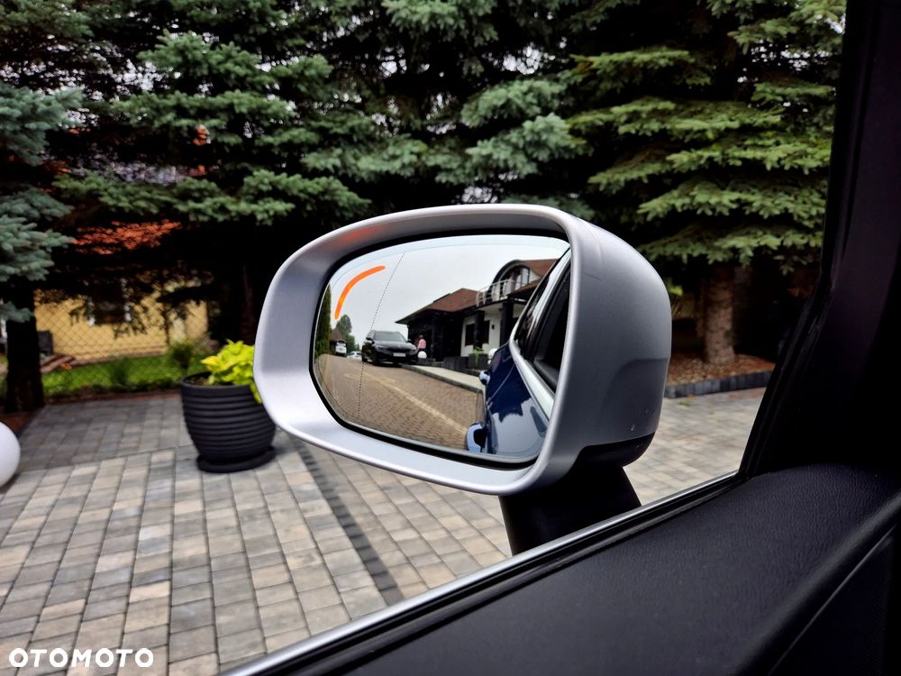Volvo XC 60 D4 AWD R-Design - 30