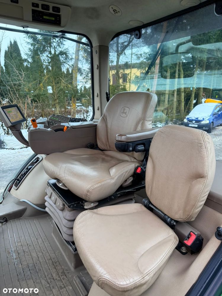 John Deere 7260R - 19