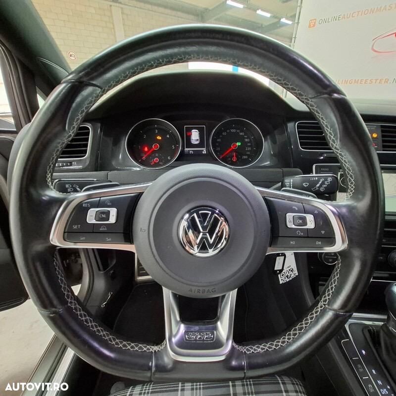 VOLKSWAGEN Golf 2015 — imagine 24