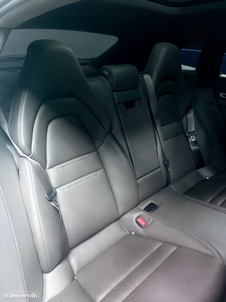 Porsche Panamera Sport Turismo 4S E-Hybrid - 21