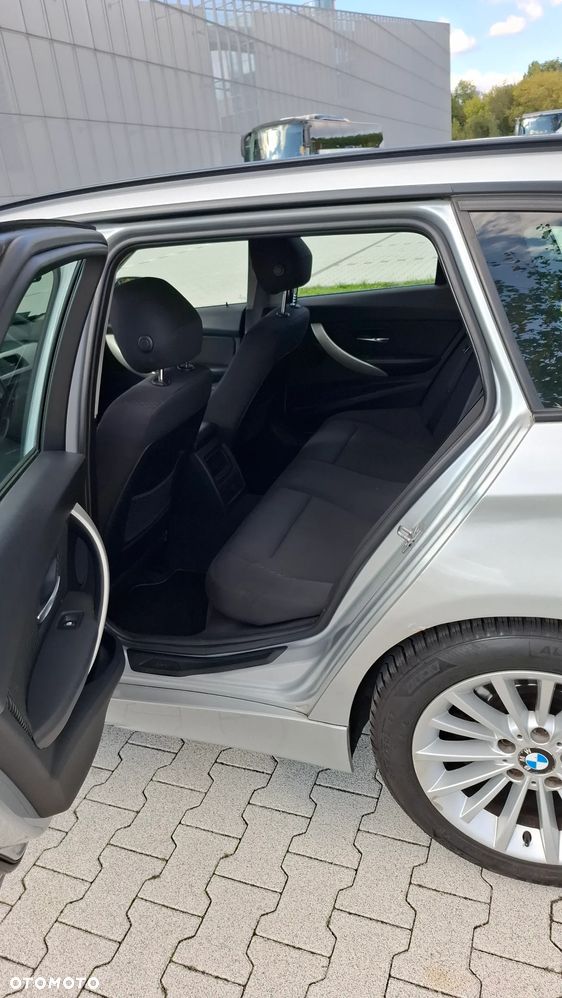 BMW Seria 3 318d Touring - 18