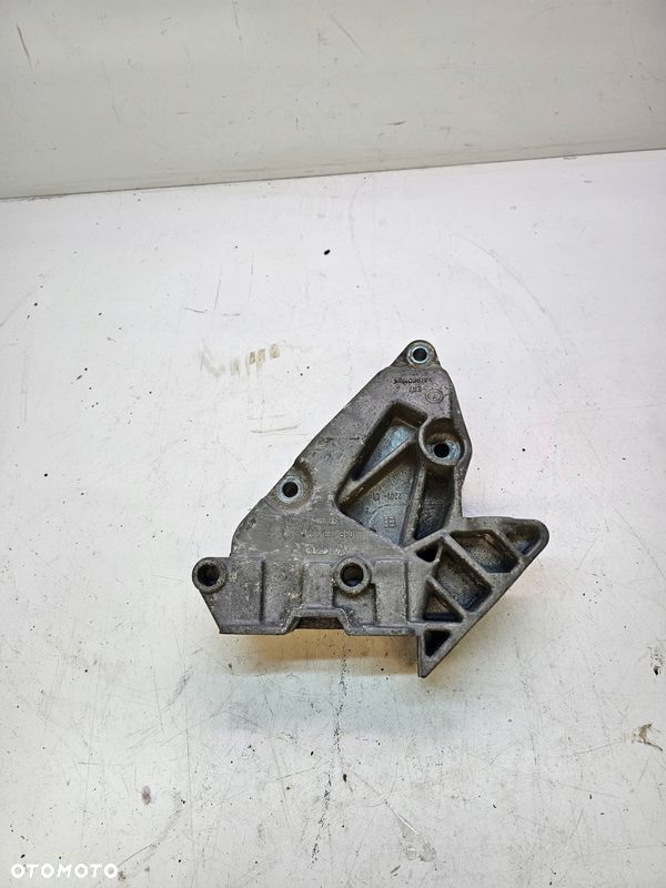ŁAPA PODUSZKA SILNIKA AUDI A3 2.0 FSI 06F199207P - 2
