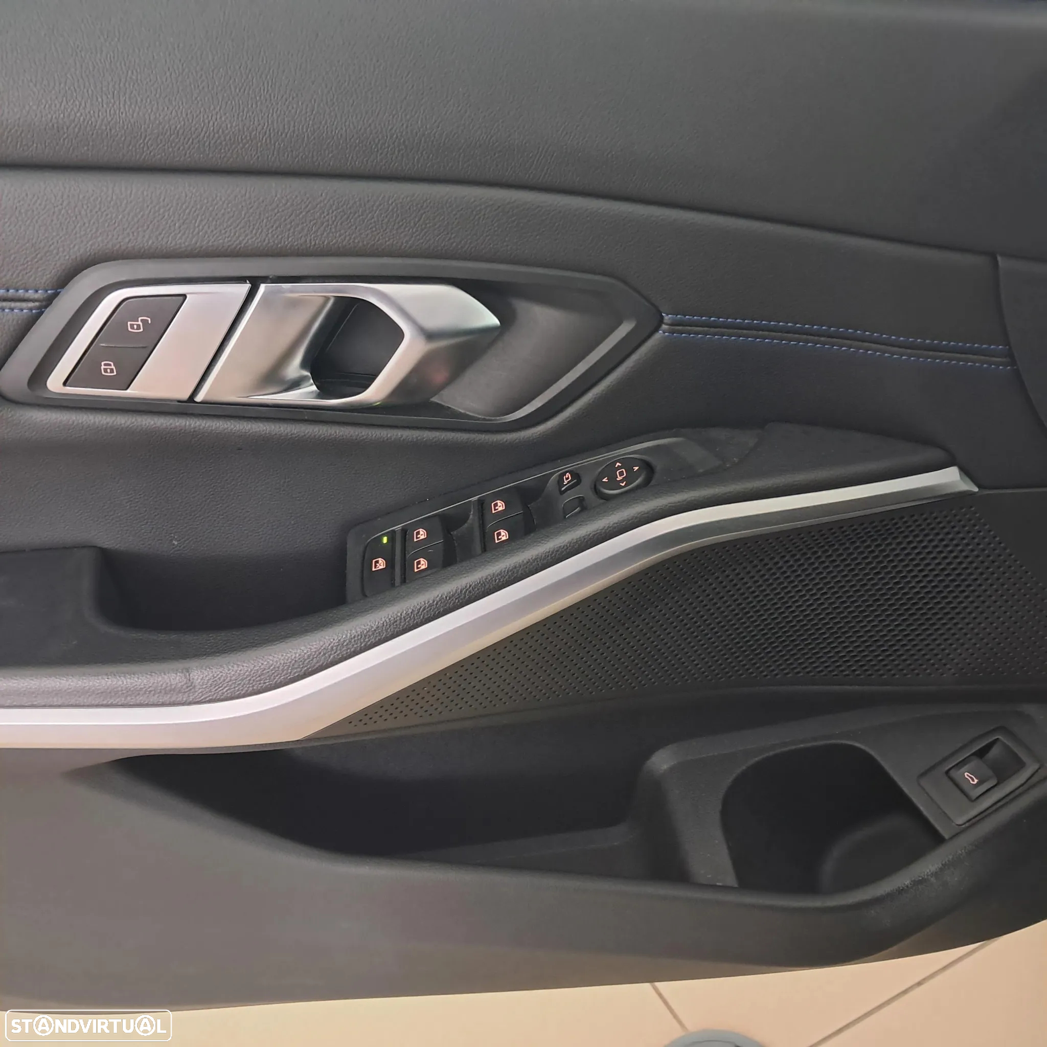 BMW 320 d Touring Pack Desportivo M Auto - 22