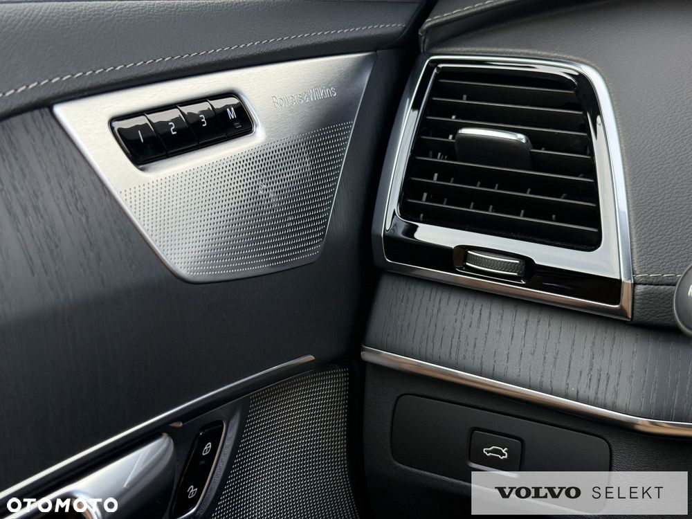 Volvo XC 90 - 32
