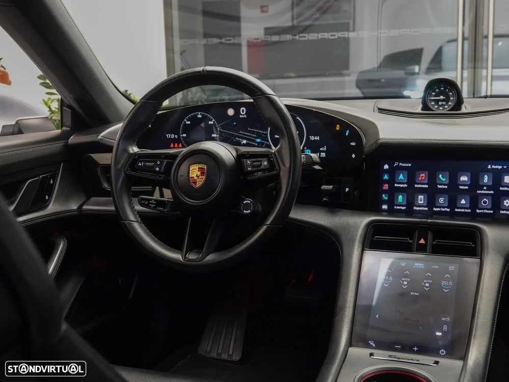 Porsche Taycan 4S - 27