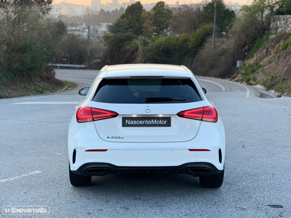 Mercedes-Benz A 250 e AMG Line - 13