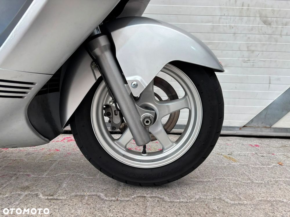 Suzuki Burgman - 22