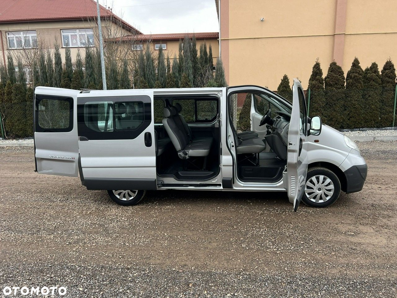 Opel Vivaro - 18