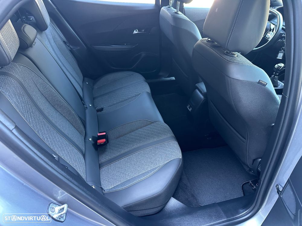Peugeot 2008 1.2 PureTech Allure - 16