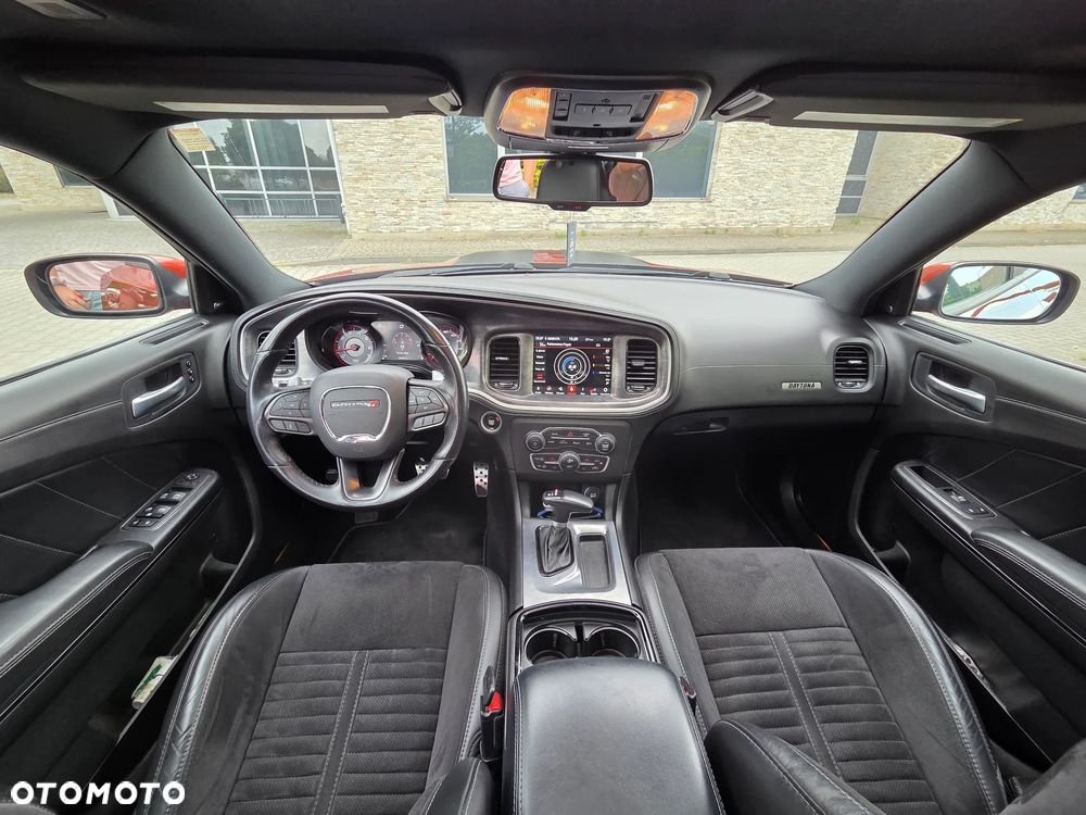 Dodge Charger 5.7 R/T Daytona - 26