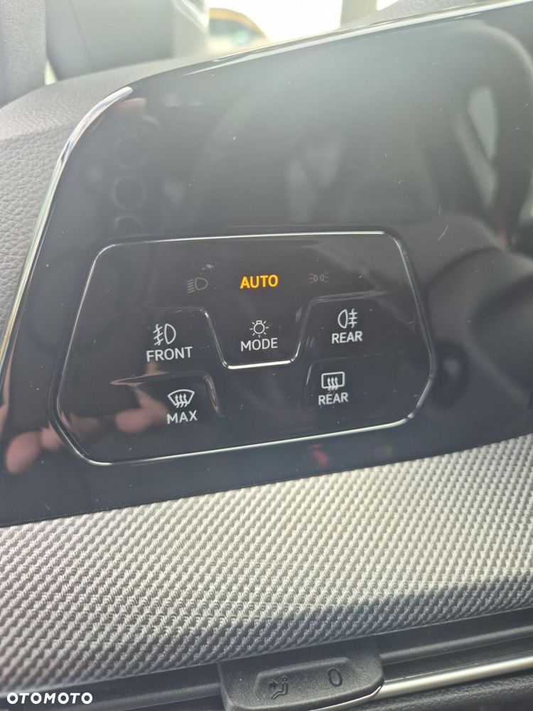 Volkswagen Golf - 18