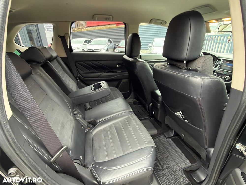 Mitsubishi Outlander - 16