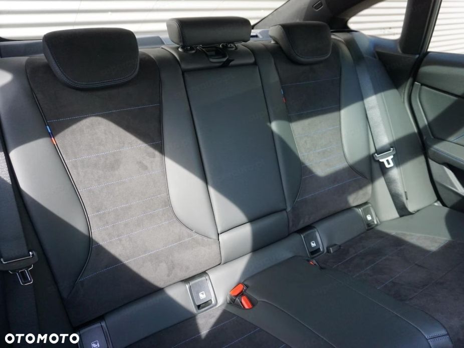BMW Seria 2 220 mHEV - 12
