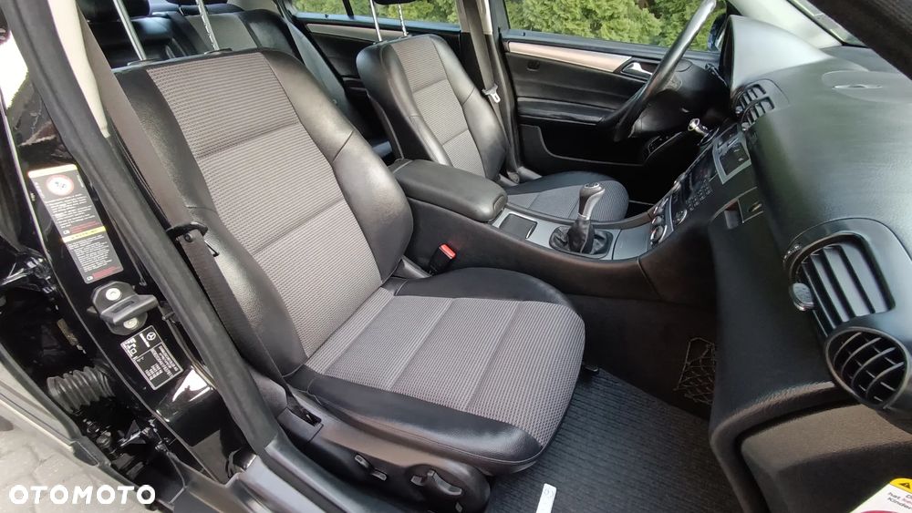 Mercedes-Benz Klasa C 180 Kompressor Avantgarde - 34