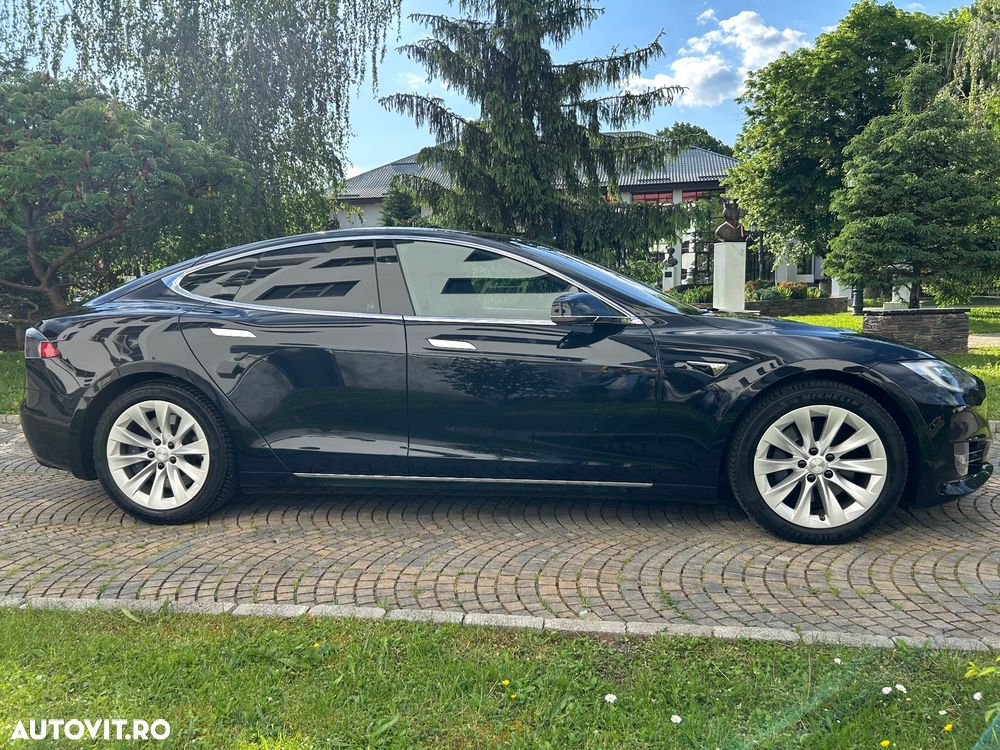 Tesla Model S - 11