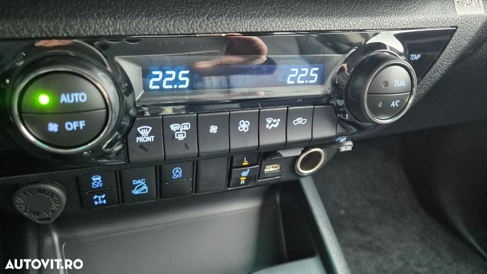 Toyota Hilux 2.8D 204CP 4x4 Double Cab AT Executive - 17