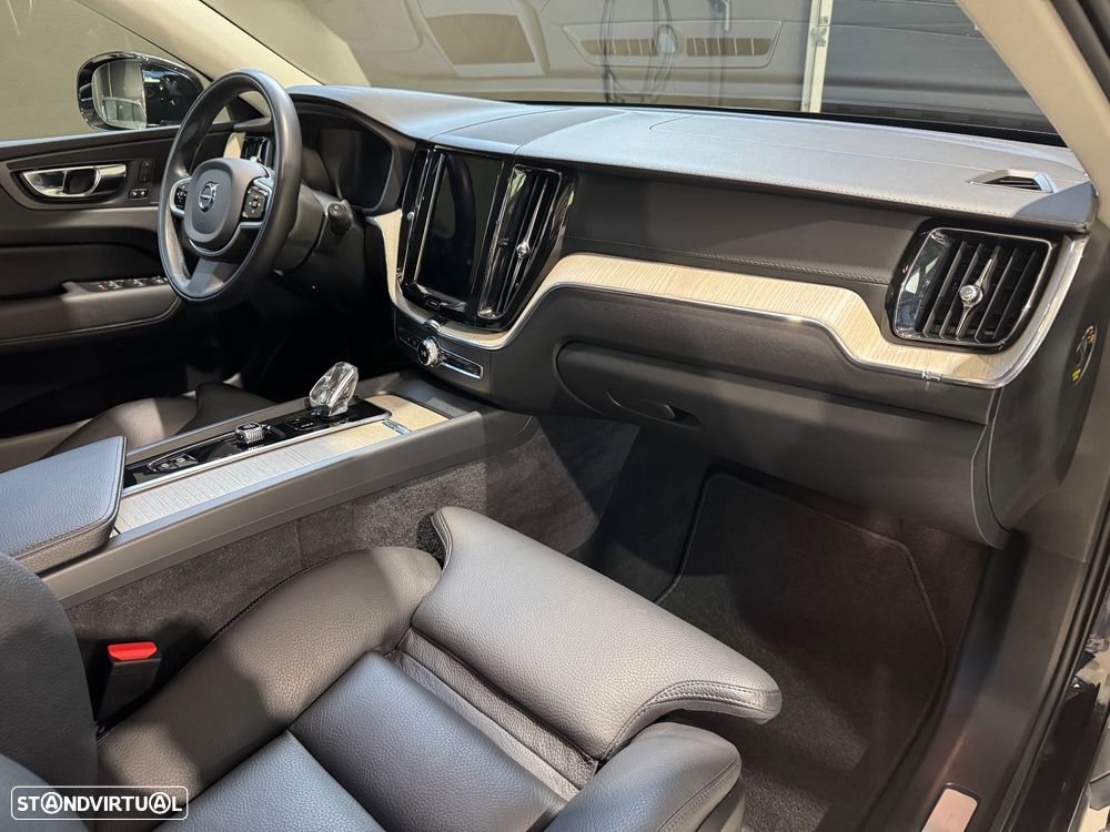 Volvo XC 60 2.0 T6 PHEV Inscription AWD - 26