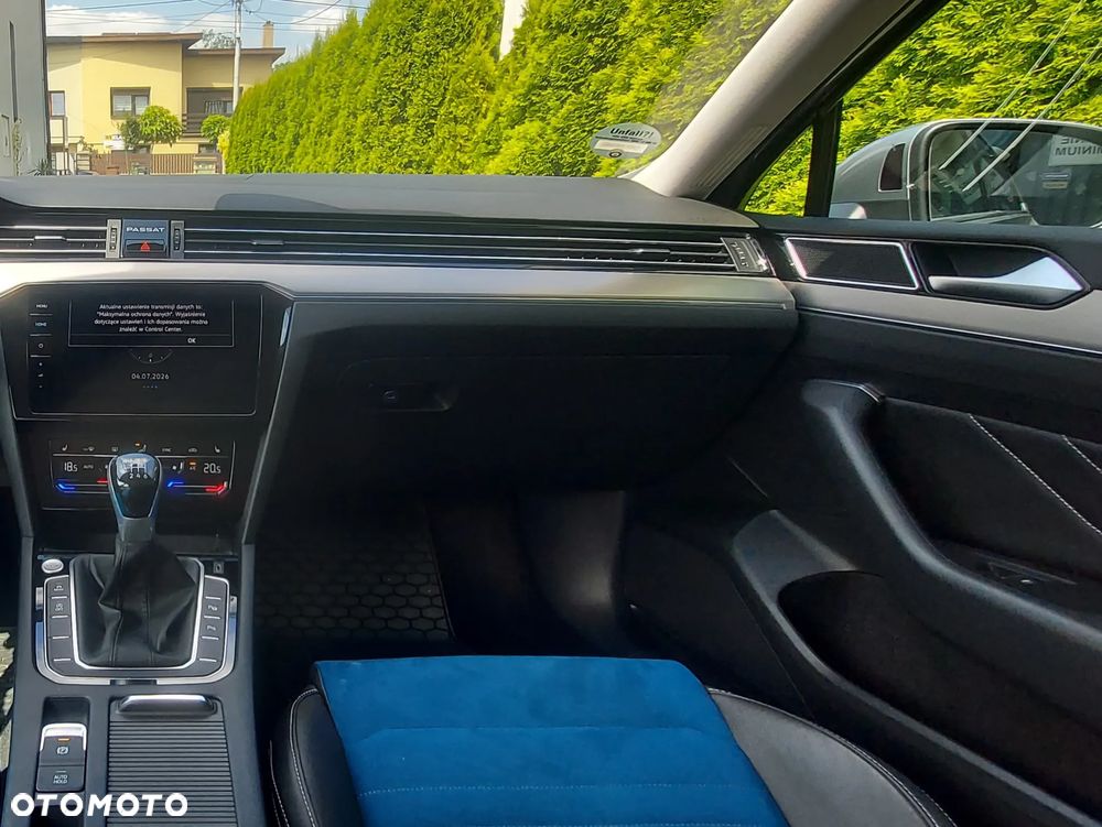 Volkswagen Passat 2.0 TDI EVO Elegance - 23