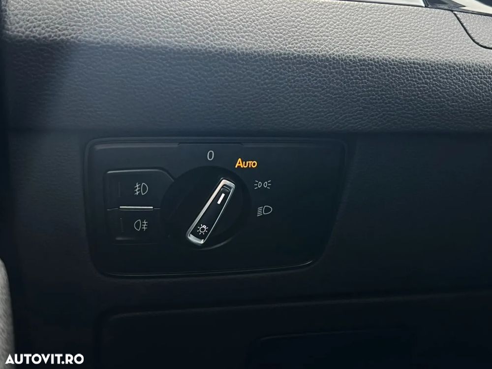 Volkswagen Passat 2.0 TDI DSG Highline - 27