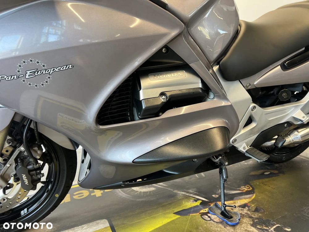 Honda ST - 9