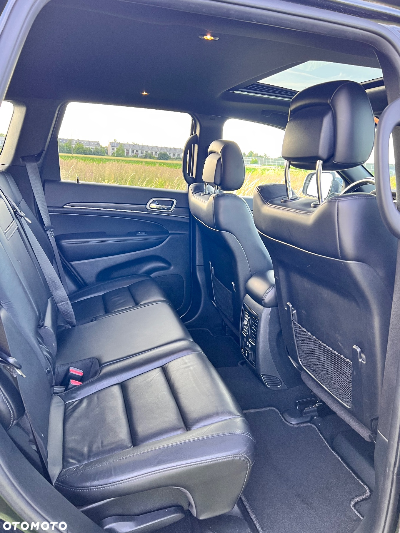 Jeep Grand Cherokee - 19