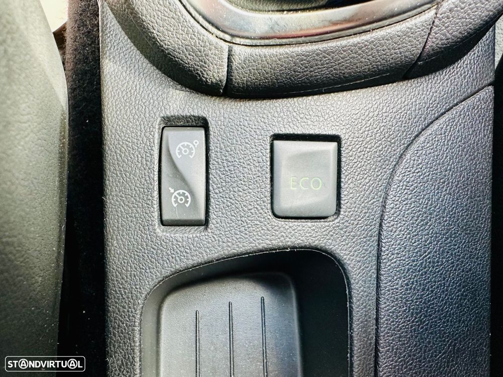 Renault Clio Sport Tourer 1.2 TCe GT Line - 24