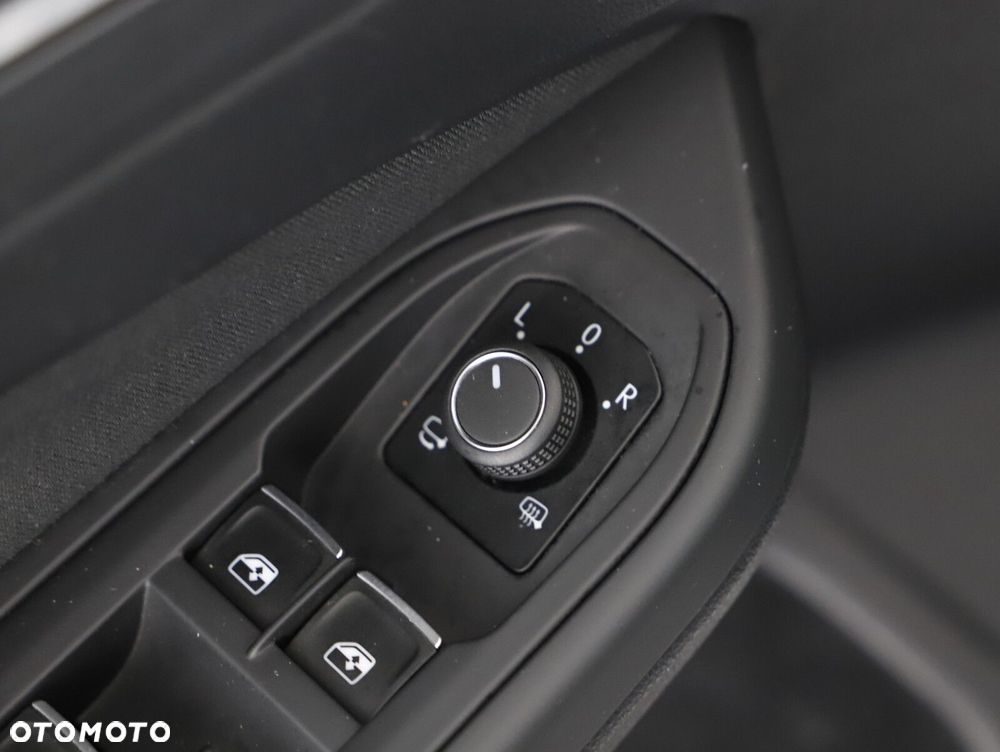 Volkswagen Golf - 23