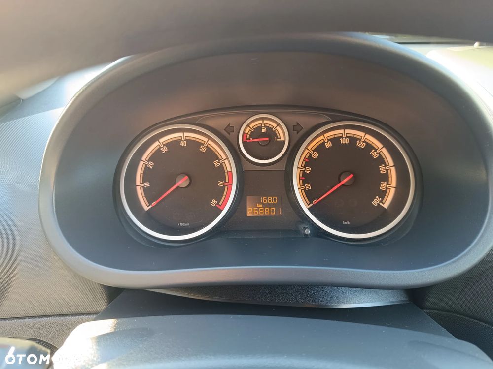 Opel Corsa 1.2 16V Cosmo - 9