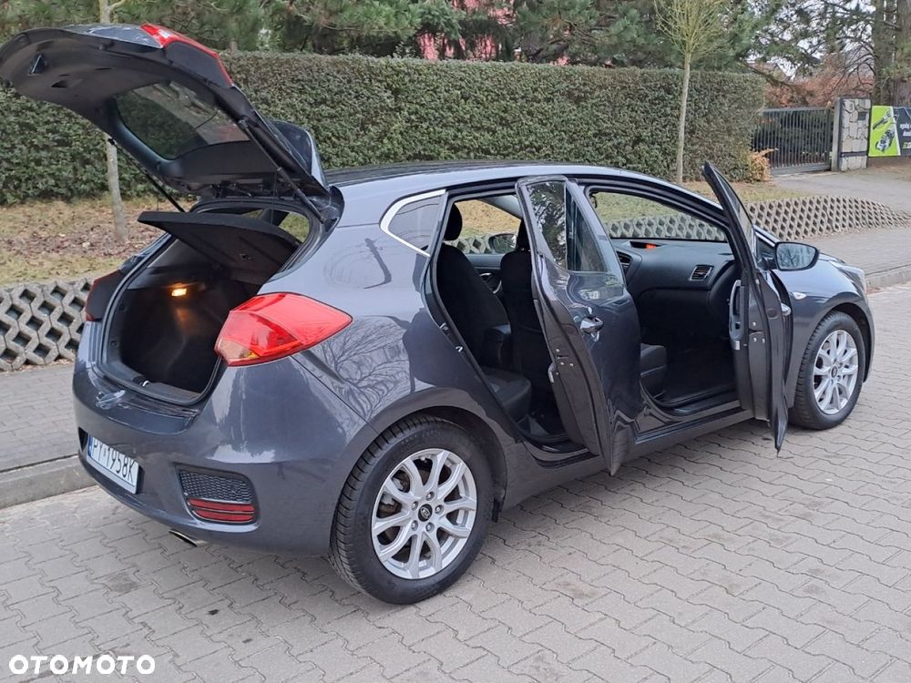 Kia Ceed - 14