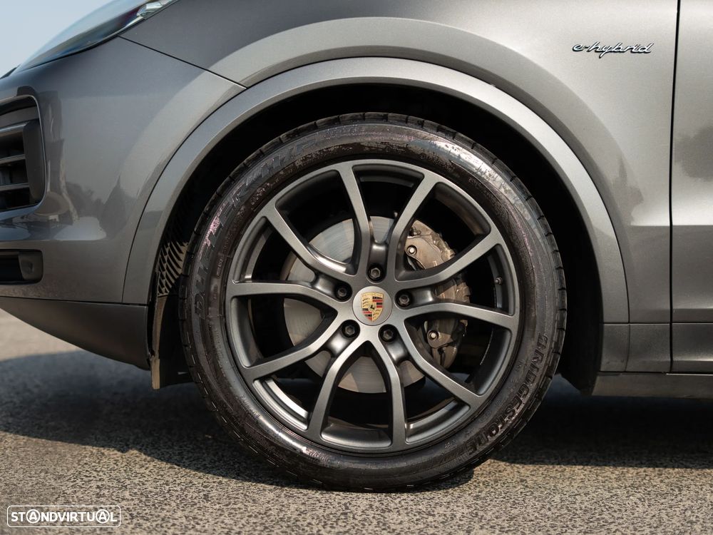 Porsche Cayenne Coupé E-Hybrid - 11