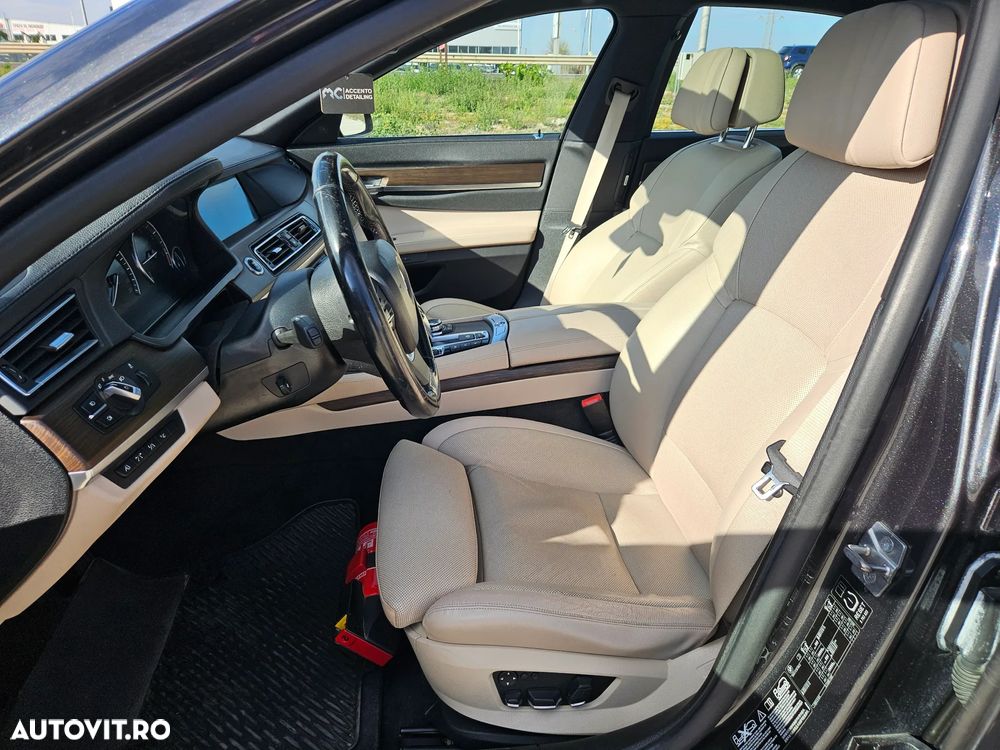 BMW Seria 7 740d xDrive Aut. - 13