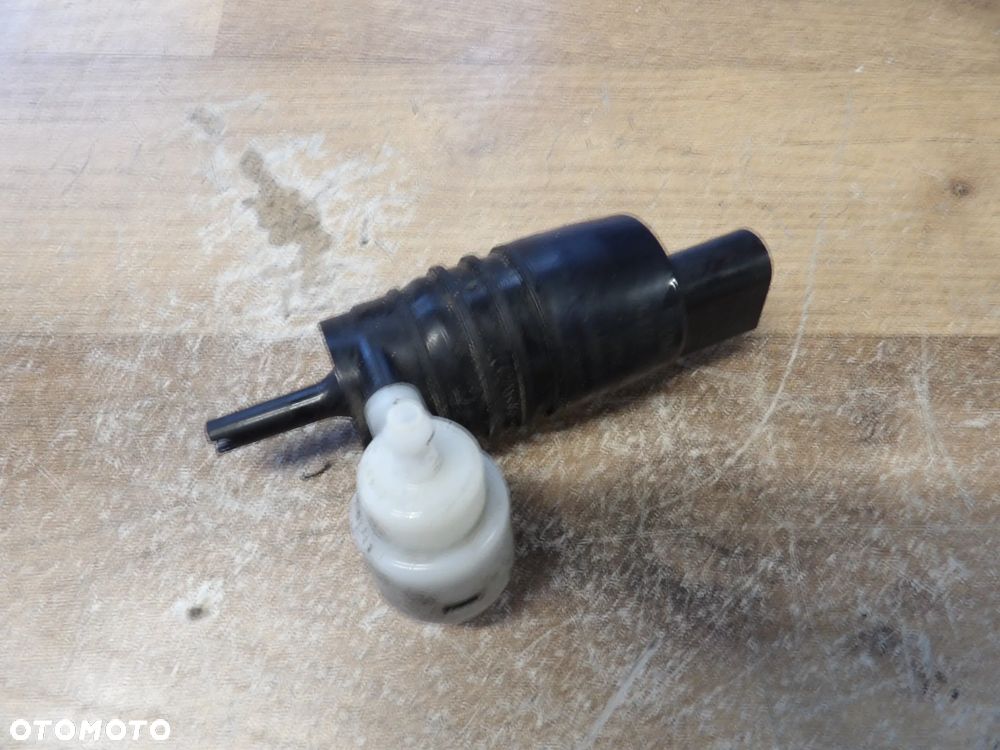 BMW - F46 - POMPKA SPRYSKIWACZA - 7388349 - 1