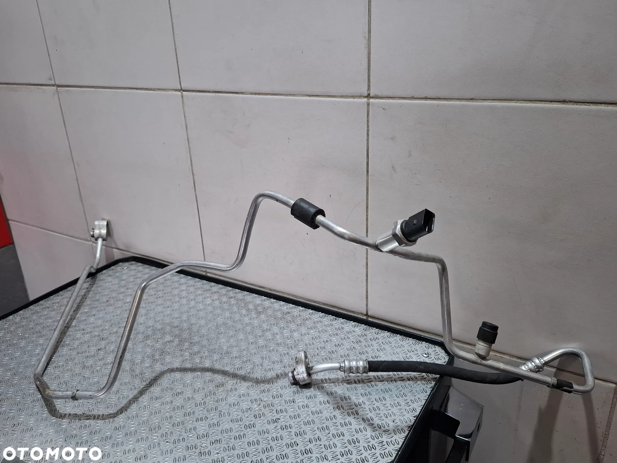 Przewód wąż klimatyzacji Audi A1 2014 rok 1,4 TSI nr 6R1820741Q - 4