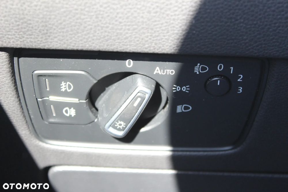 Volkswagen Passat Variant 1.6 TDI (BlueMotion Technology) Comfortline - 19