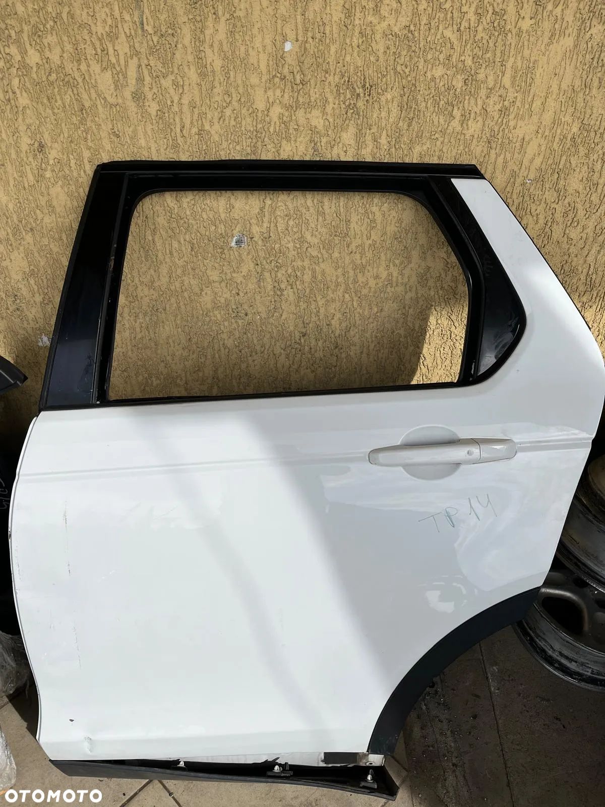 Drzwi tylne tył lewe Fuji White Land Rover Discovery Sport L550 - 1