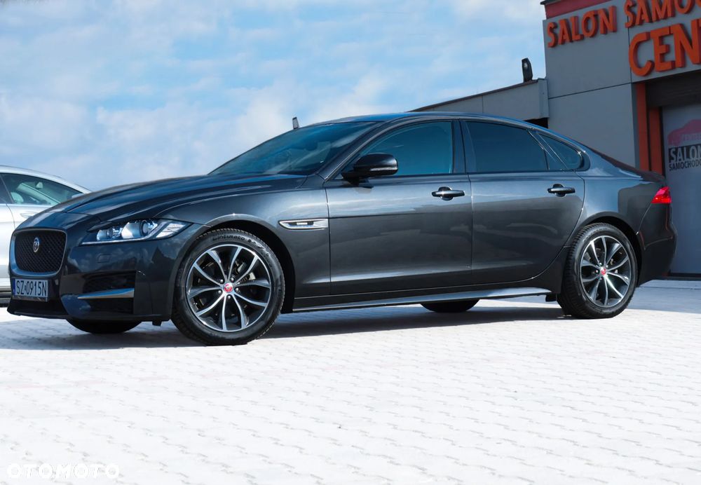 Jaguar XF 20d R-Sport - 29