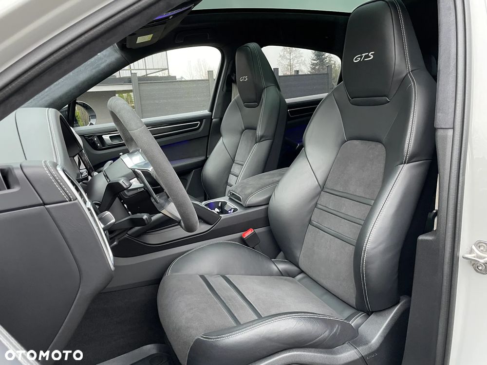 Porsche Cayenne - 29