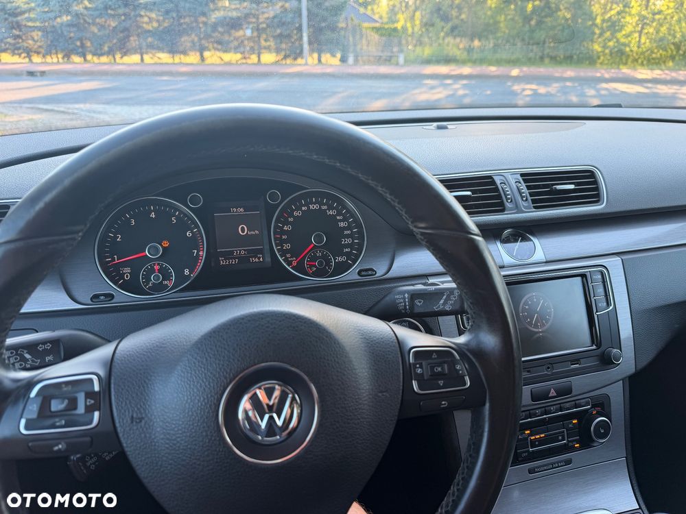 Volkswagen Passat 1.8 TSI Highline - 32