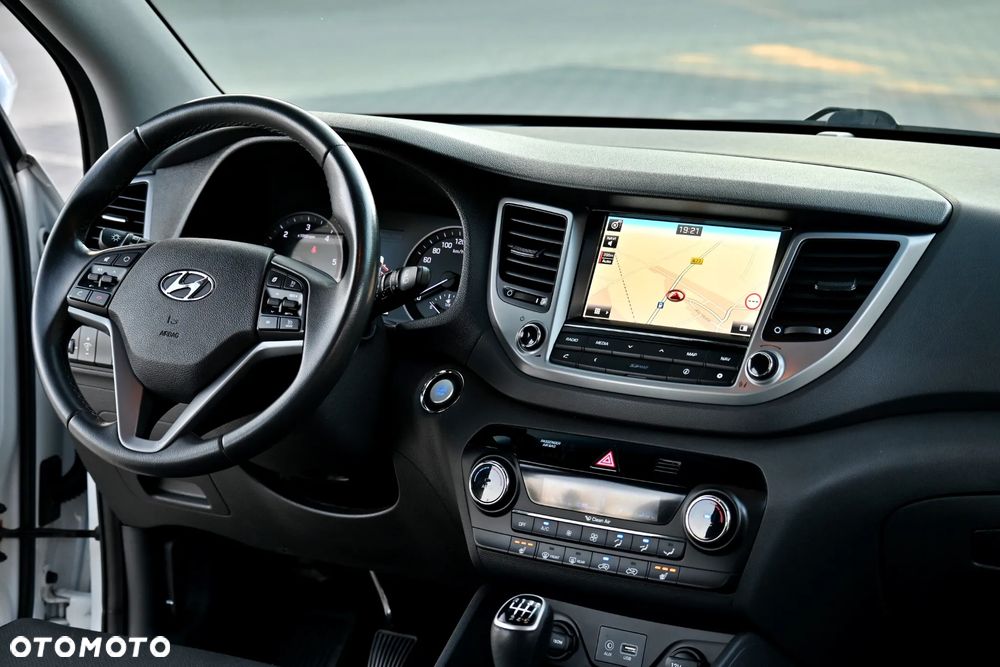 Hyundai Tucson 2.0 CRDI 2WD Style - 27