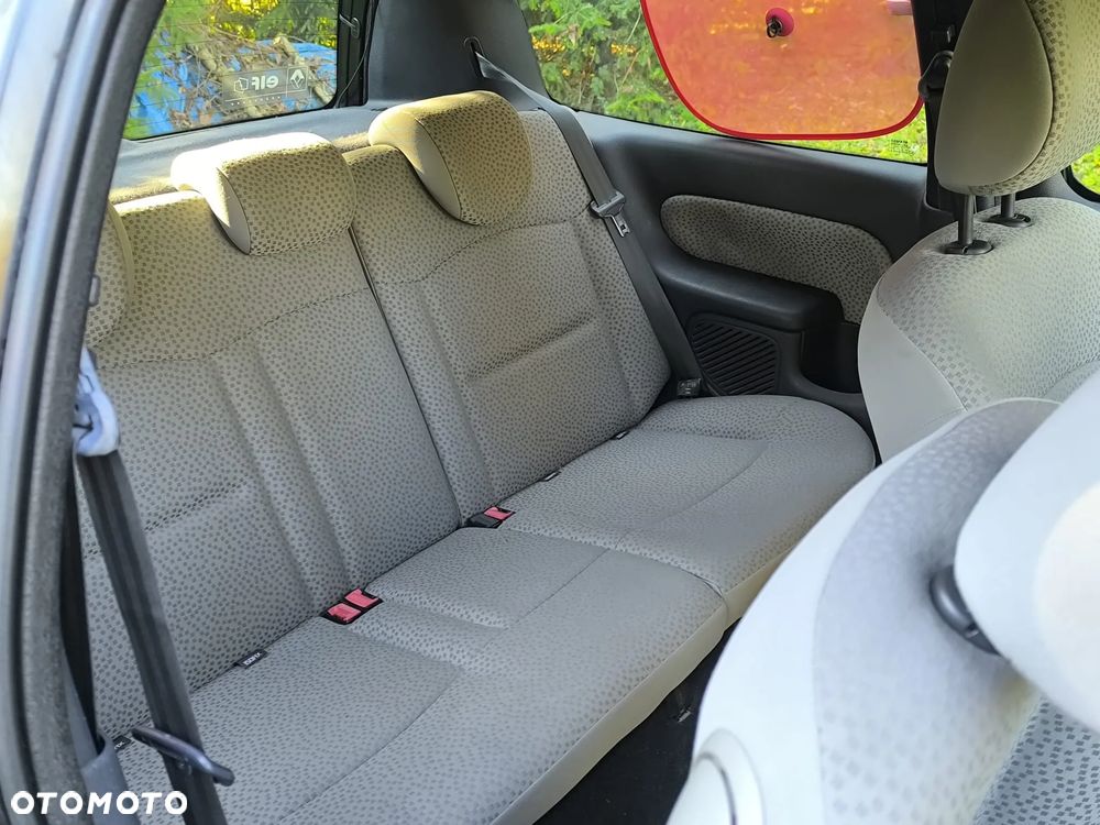 Renault Clio - 7