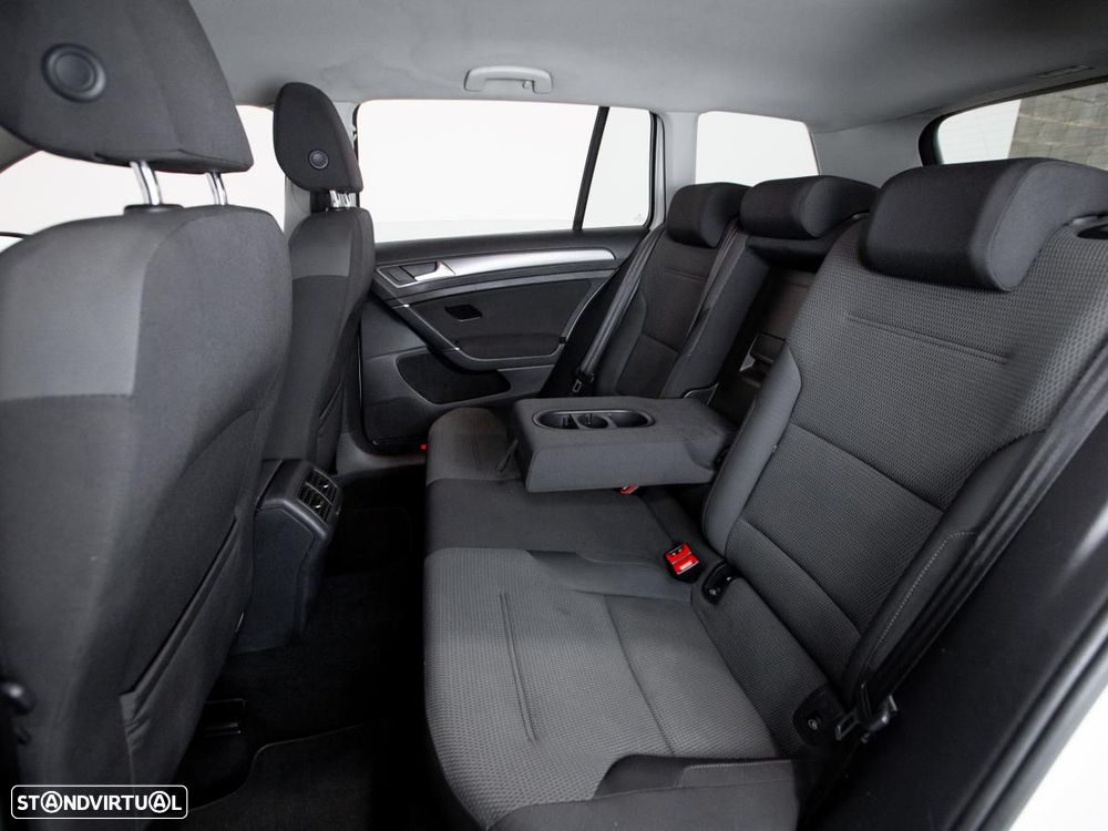 VW Golf Variant 1.6 TDi Confortline - 8