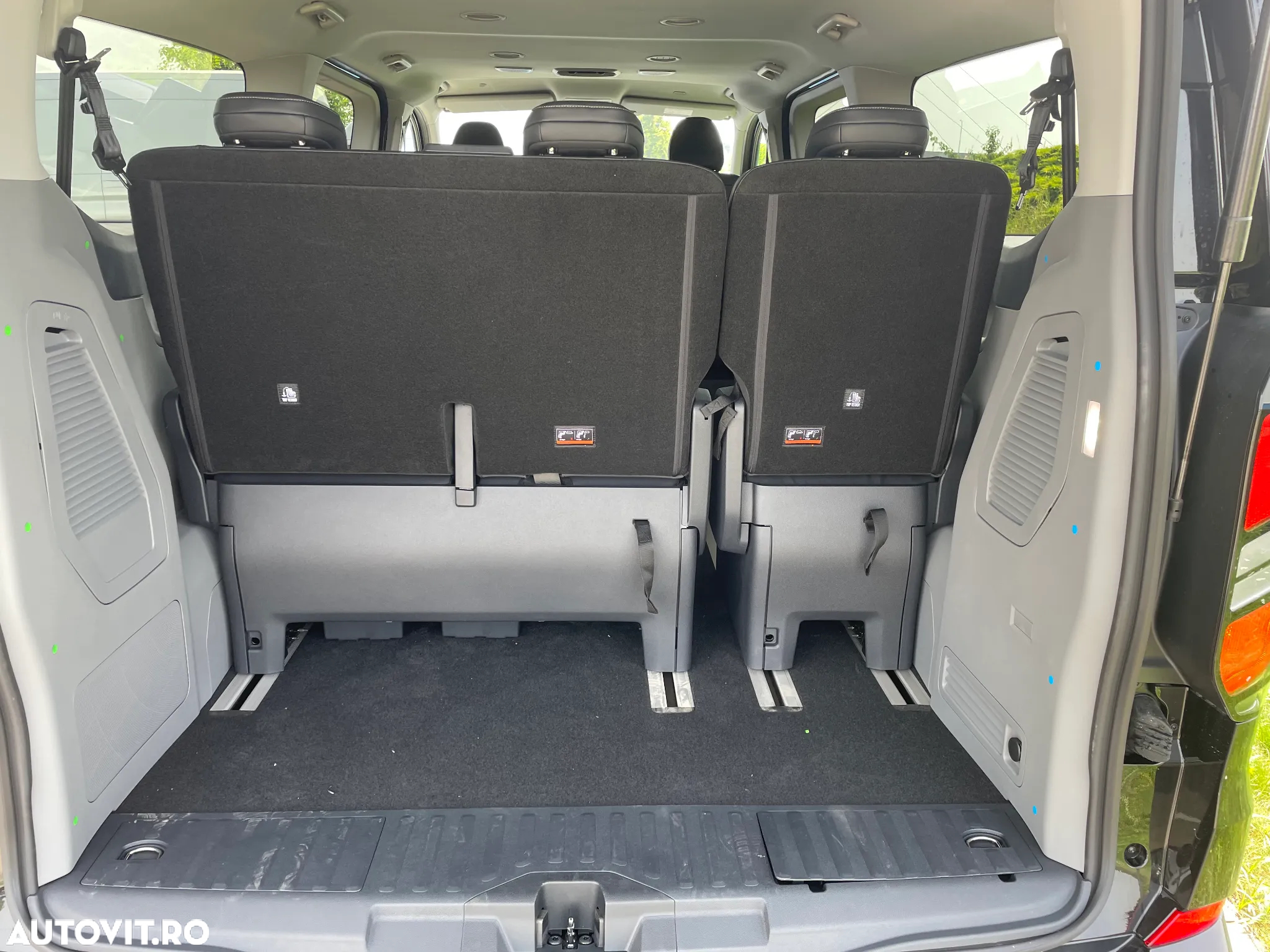Ford Tourneo Custom - 10