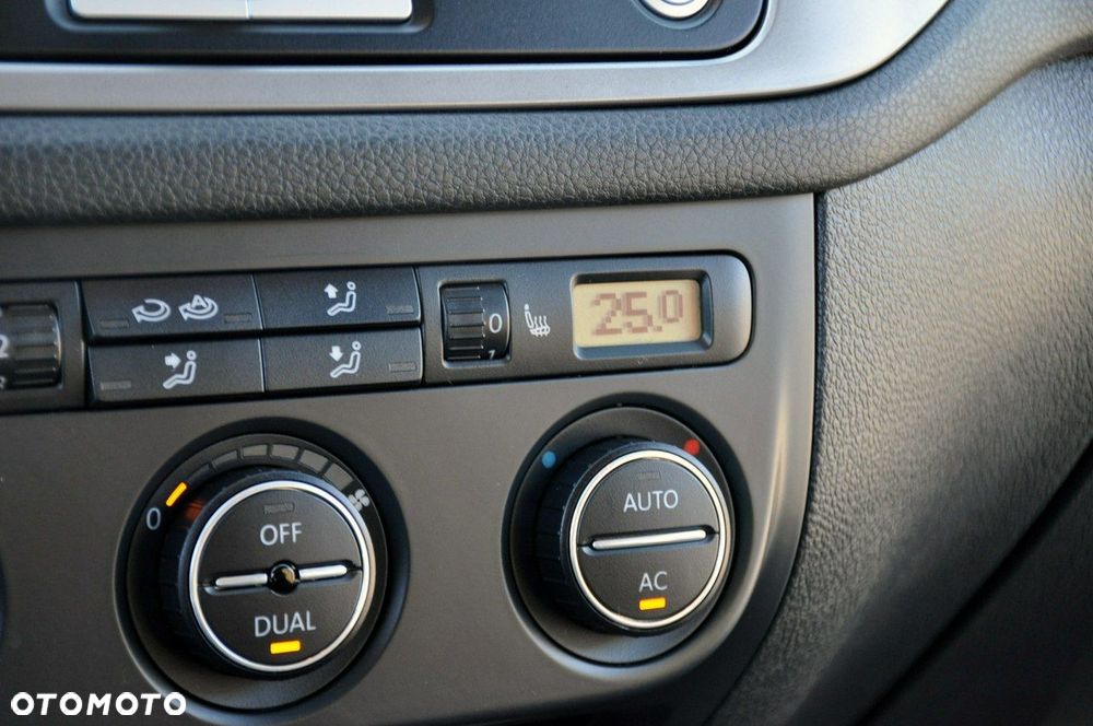 Volkswagen Tiguan - 33