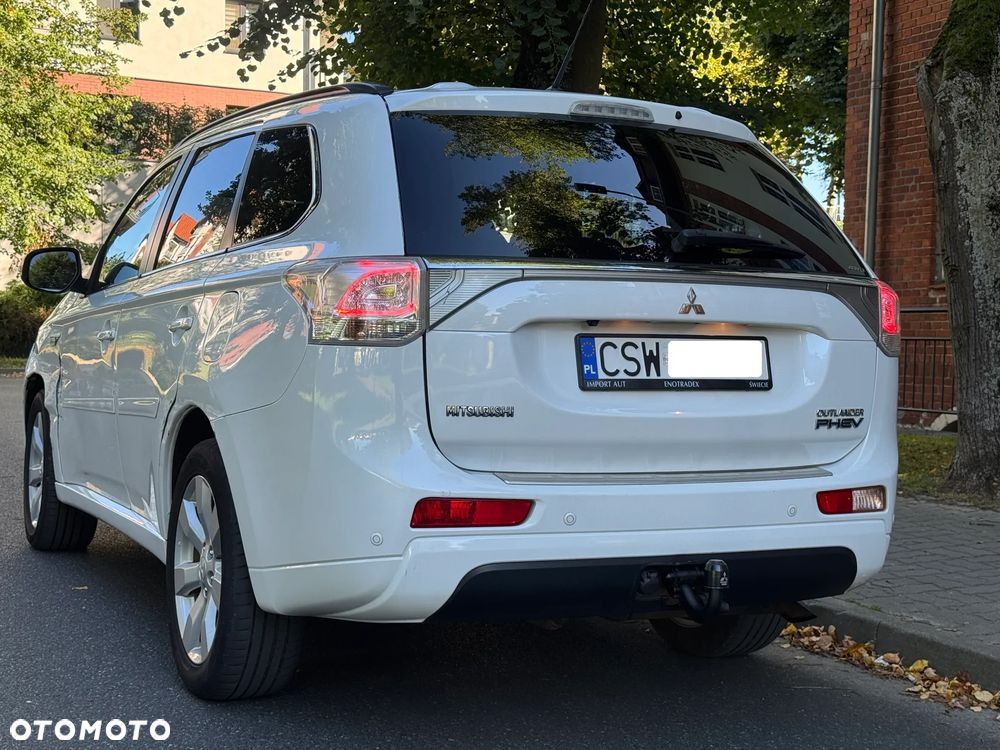 Mitsubishi Outlander PHEV Instyle NAVI + - 8