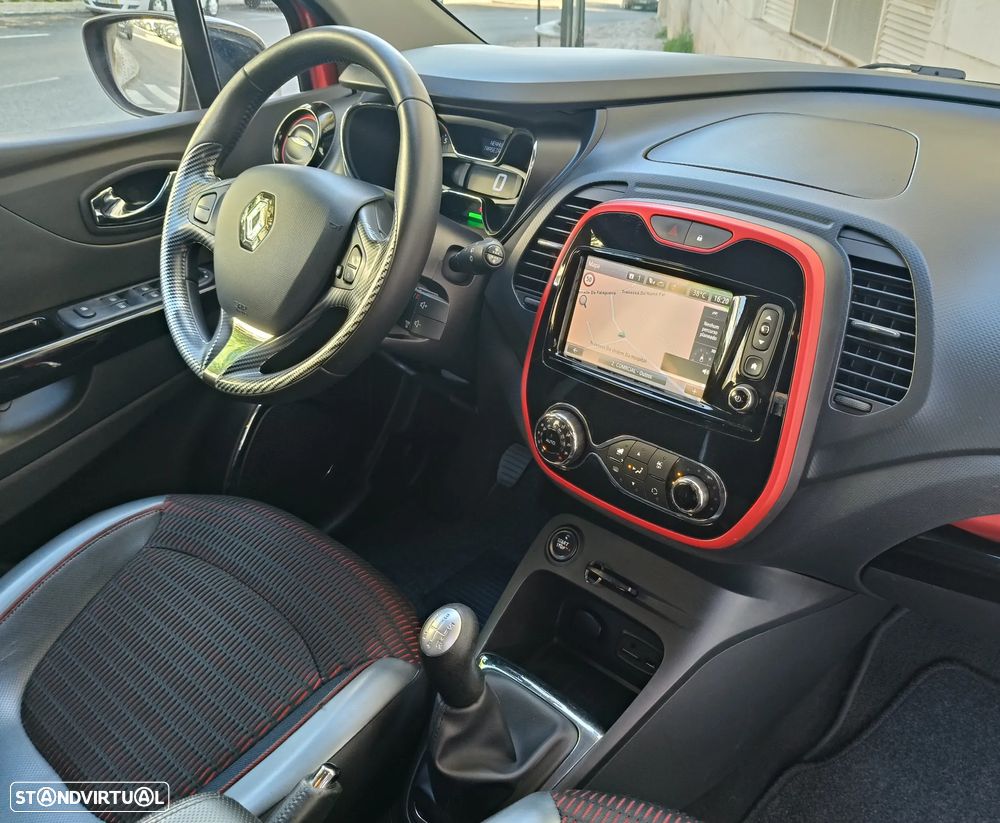Renault Captur 0.9 TCE Helly Hansen - 16