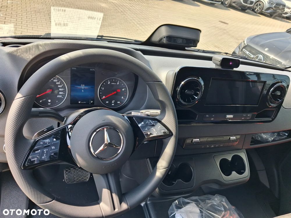 Mercedes-Benz Sprinter - 3