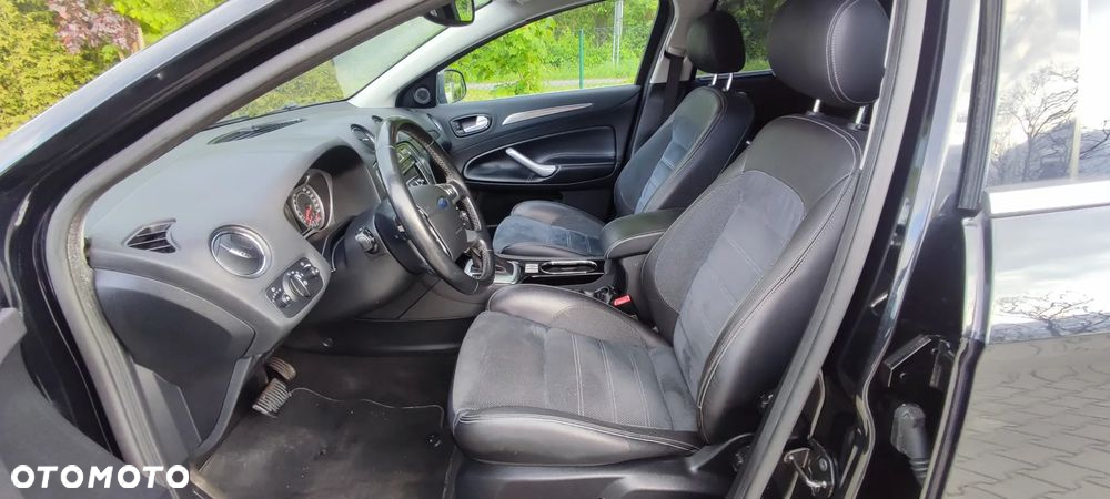 Ford Mondeo - 12