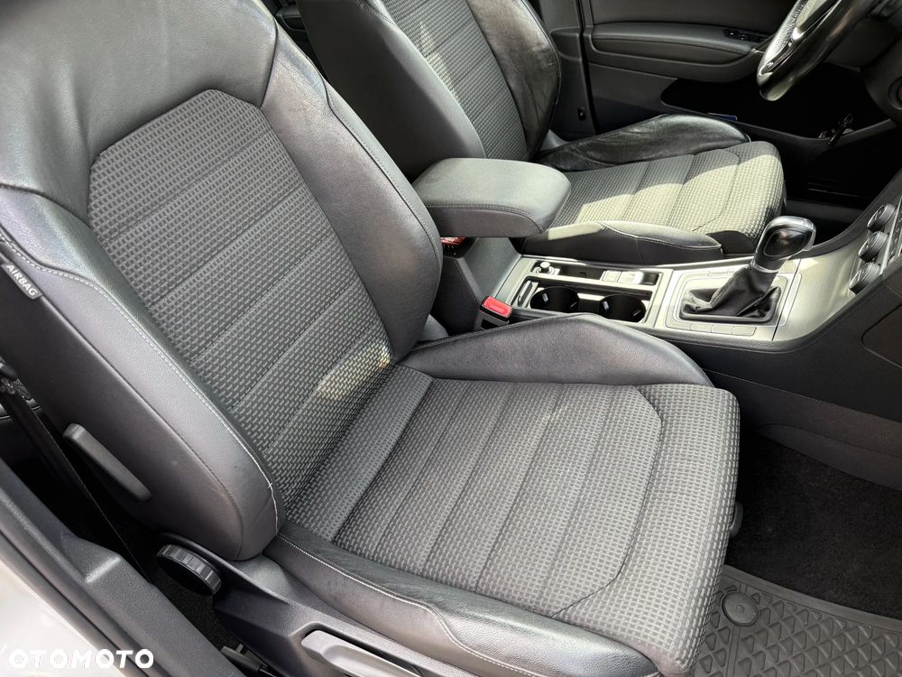 Volkswagen Golf 1.6 TDI DPF DSG Comfortline - 25