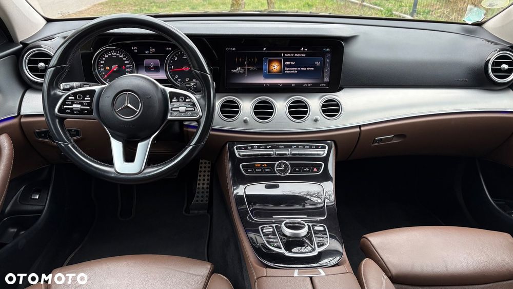 Mercedes-Benz Klasa E 220 d 4-Matic 9G-TRONIC - 30