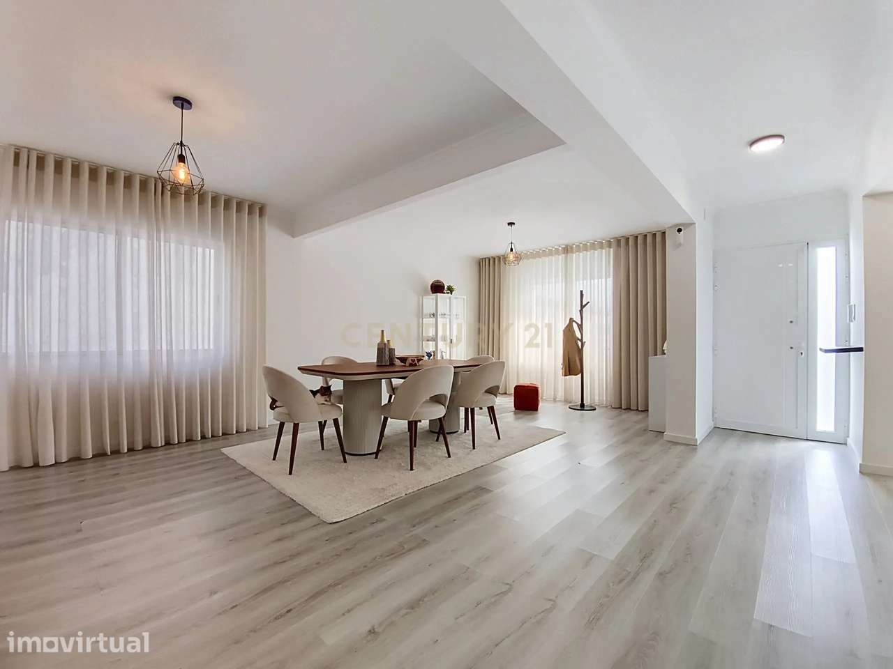 Moradia T5 Renovada com 264 m² em Nossa Senhora do Rosário – Lagoa - Grande imagem: 3/23